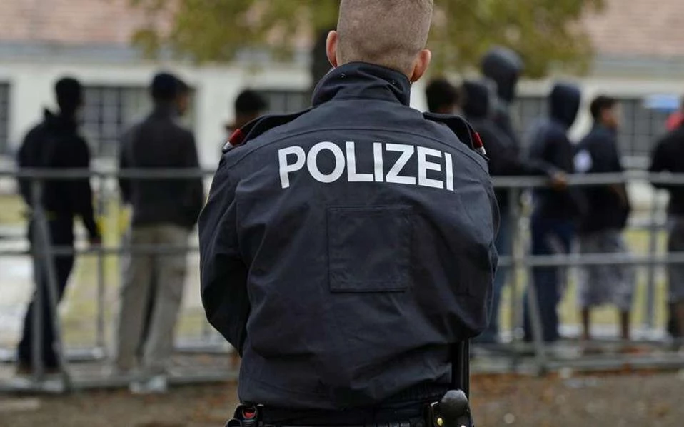 ΕΚΤΑΚΤΟ: Ομηρία σε σταθμό τραίνου στην Κολωνία – Πληροφορίες για πυροβολισμούς